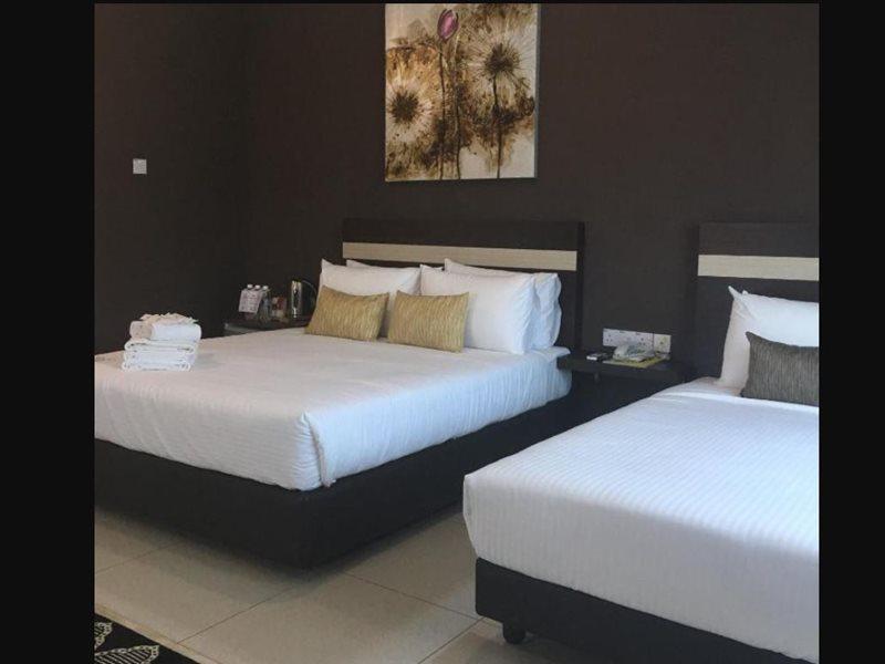 Chemara Boutique Hotel Miri Esterno foto